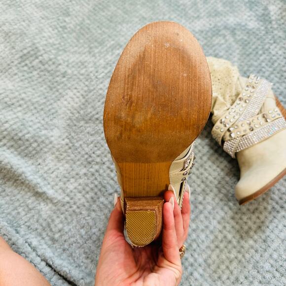 vintage retro y2k faux leather gaudy white belted western ankle boot cutouts - Picture 3 of 5